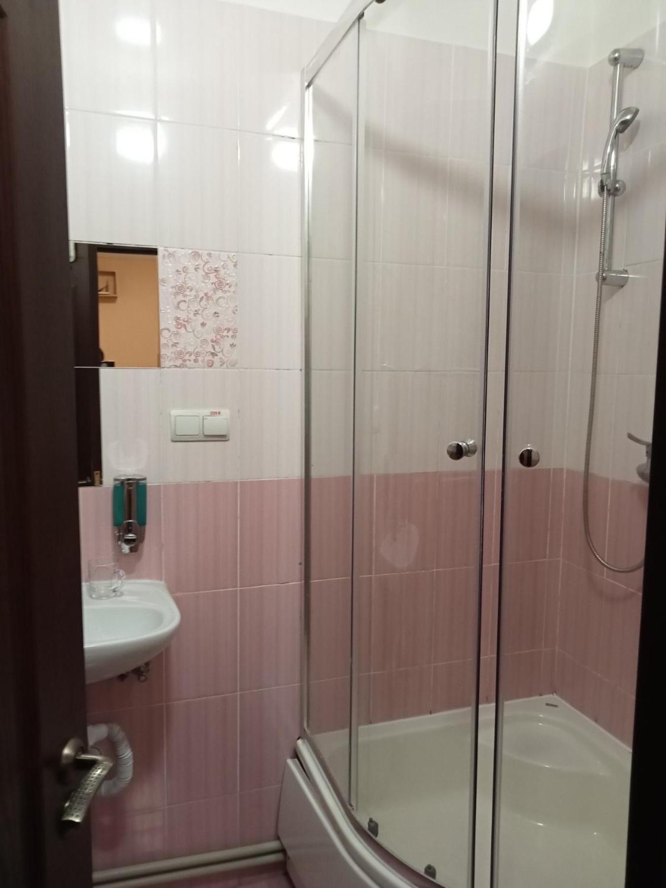 Hostel Iskra ลวีฟ ภายนอก รูปภาพ