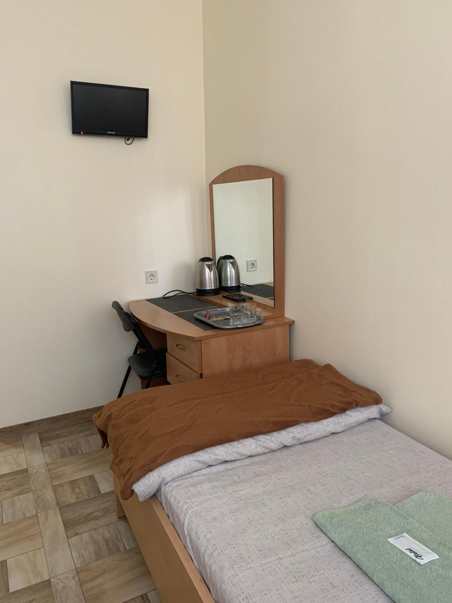 Hostel Iskra ลวีฟ ภายนอก รูปภาพ