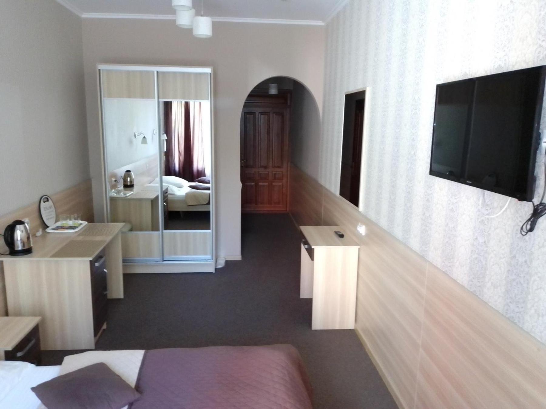 Hostel Iskra ลวีฟ ภายนอก รูปภาพ
