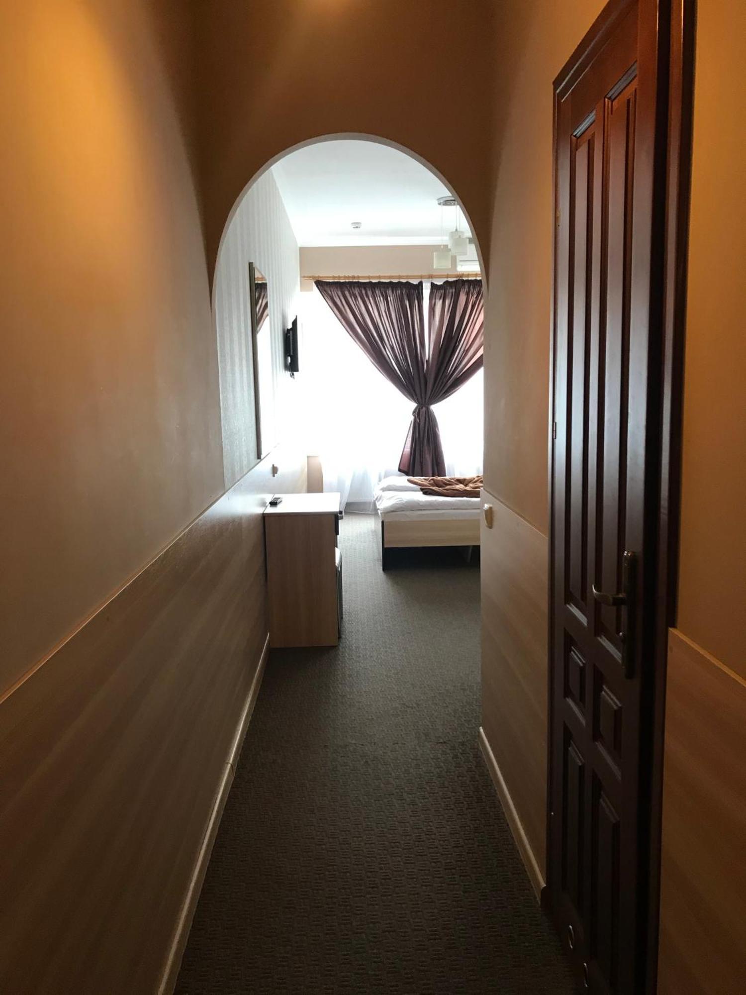 Hostel Iskra ลวีฟ ภายนอก รูปภาพ